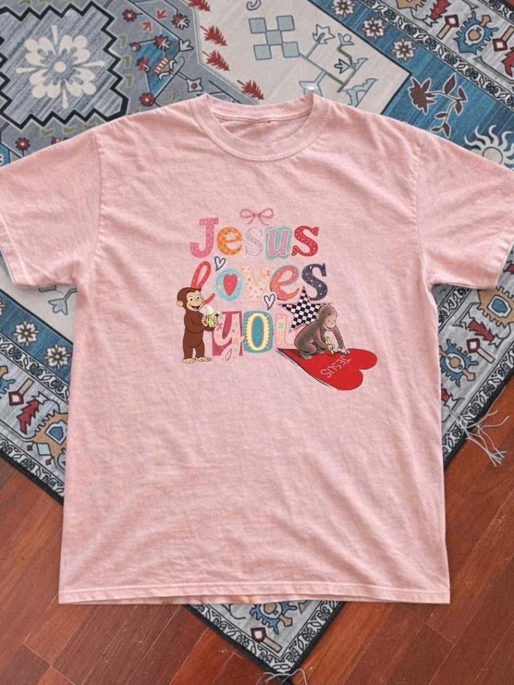 Gildan Pink 'Jesus Loves You' Graphic Tee